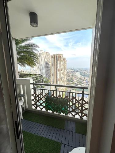 Free Car Parking - Sheridan North 1BR Apt near BGC 3