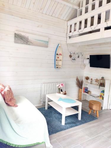 Chalet cosy, plages à pieds. Morbihan. – khách sạn tại Plouhinec
