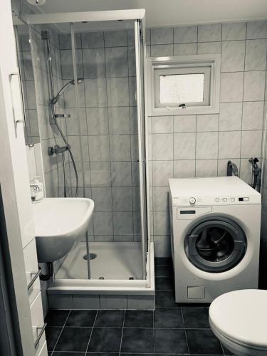 Shower, 'Back to Nature' Chalet Bospark Ijsselheide Hattemerbroek Veluwe in Hattemerbroek