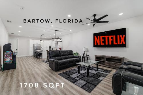Brand New Private Room Bartow Florida stay with Greg