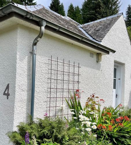 4 Balvaig Cottage, Strathyre - Loch Katrine