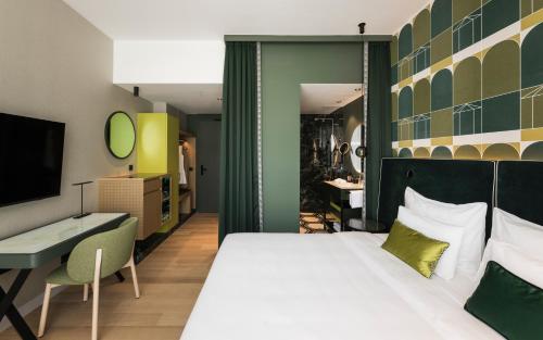 1 queen bed