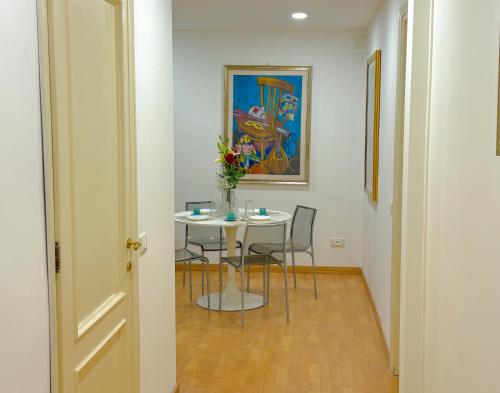 DOMUS STEPHANI Apartment - Sophisticated Living and City Links - Flaminio District, near Villa Borghese & Piazza del Popolo
