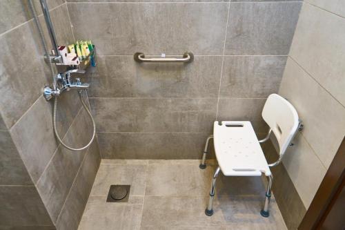 Camera twin, accessibile