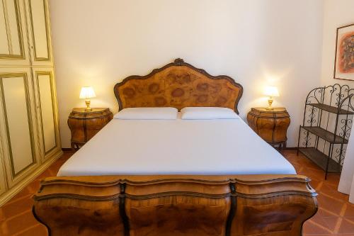 Xenia - 4 room apt in Via Garibotti 5