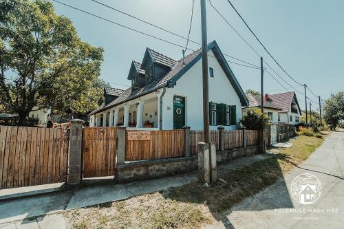 Fülemüle Vendégház Nagybörzsöny (Fulemule Vendeghaz Nagyborzsony) in Nagyborzsony