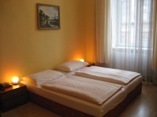 Double Room image 5