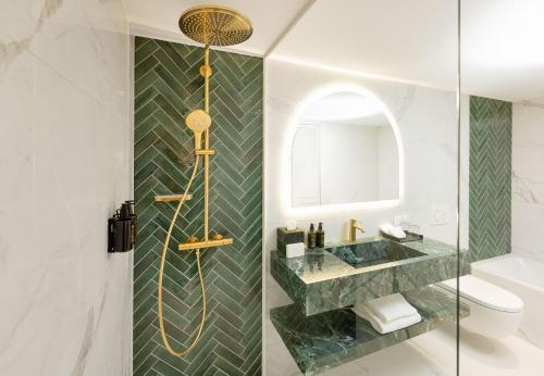 room detail thumbnail 2