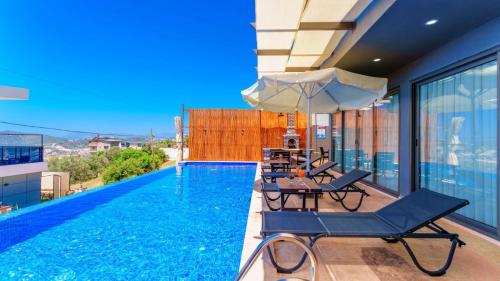 Luxury 5 bedroom villa with private pool and Jacuzzi - image 4