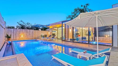 Üzümlü 1 bedroom secluded villa with private pool hot tub – khách sạn tại Uzumlu