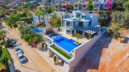 Kalkan 3 bedroom seaview villa with private Indoor and Outdoor Pool - image 5