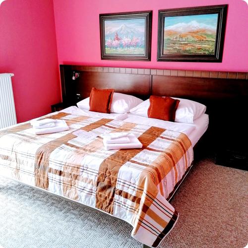 Hotel David with Free Parking in Kassa