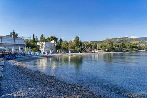 Apkārtne, Sunshine Home - Peaceful Garden Escape & Parking in Longos Aegio