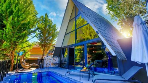 İslamlar 1 bedroom secluded villa with private pool hot tub – khách sạn tại Islamlar