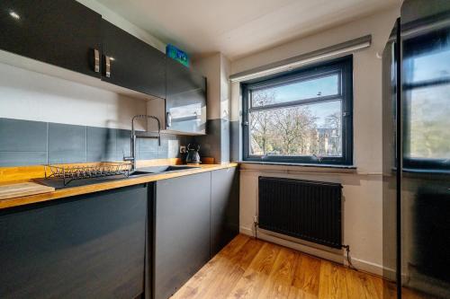 Kitchen, Bottom of Royal Mile 7 Beds Sleeps 8 3 Bthrooms in Royal Mile