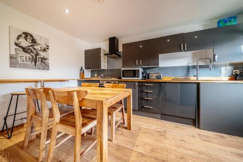 Kitchen, Bottom of Royal Mile 7 Beds Sleeps 8 3 Bthrooms in Royal Mile