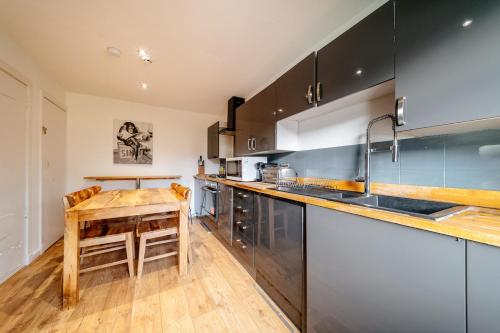 Kitchen, Bottom of Royal Mile 7 Beds Sleeps 8 3 Bthrooms in Royal Mile