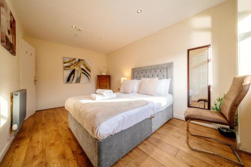 Bottom of Royal Mile 7 Beds Sleeps 8 3 Bthrooms in Royal Mile