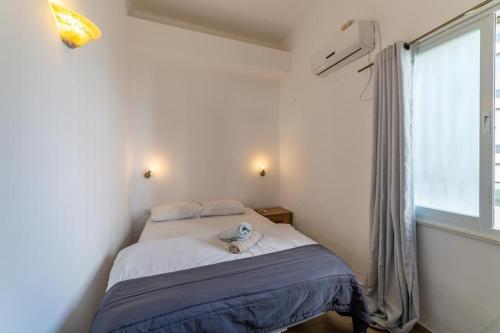 HaYarden Vibe - 1 Bedroom With Balcony By Vacay, Tel Awiw