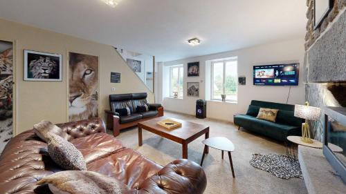 La Clef Decamp Tanzanie 20pers jacuzzi, billard baby, 30min mer in Le Luot