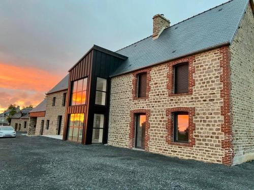 Maison des Bruyères 25pers jacuzzi, billard baby gîte à louer Le Désert