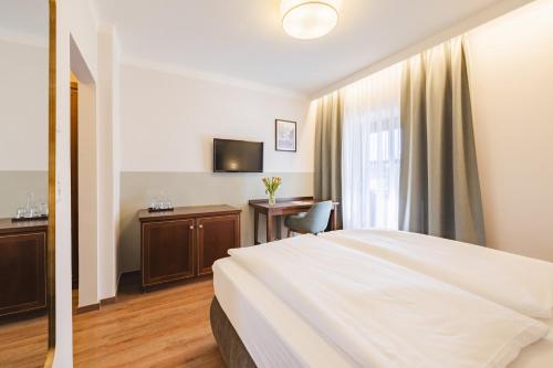 1 queen bed