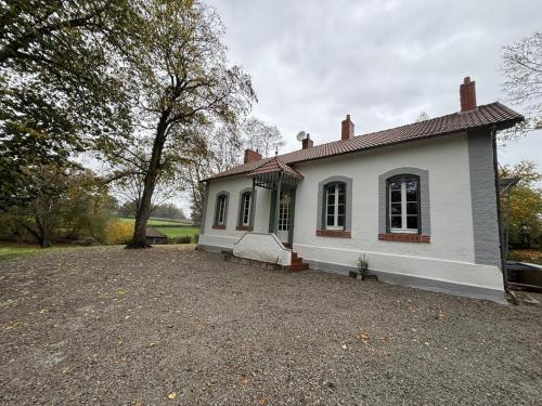 Gîte apaisant avec SPA, jardin et étang, animaux acceptés pour 6 personnes - FR-1-489-612 (Gite apaisant avec SPA, jardin et etang, animaux acceptes pour 6 personnes - FR-1-489-612) in Bezenet
