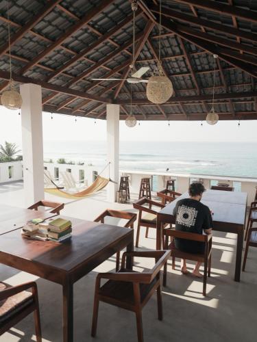 Shehara Sun Surf Lodge in Midigama Beach