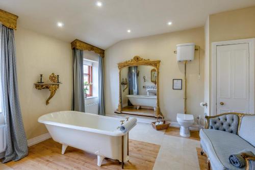 Seadmed, 14 Bed in Llansanffraid oc-b30382 in Llansantffraid