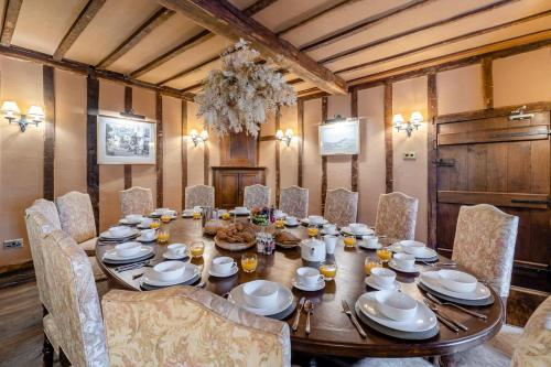 Seadmed, 14 Bed in Llansanffraid oc-b30382 in Llansantffraid