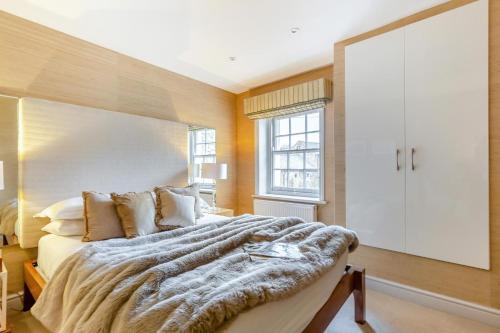 Seadmed, 14 Bed in Llansanffraid oc-b30382 in Llansantffraid