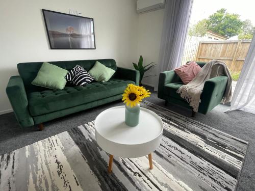 Guestroom, City Retreat on Armagh #5 Quiet Bright Perfect in Linwood