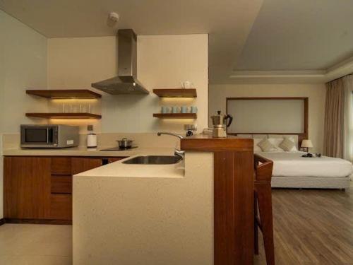 Luxury Apartment A La Carte Danang Beach (9)