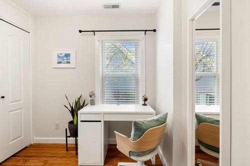 Walkable North End Home with Free Bikes - image 4