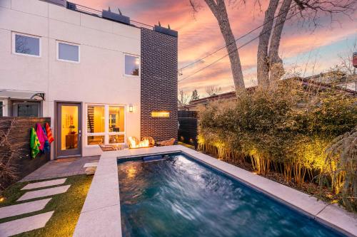 Luxury Oasis Heated Pool Rooftop Spa Fire Pits in Sloan's Lake