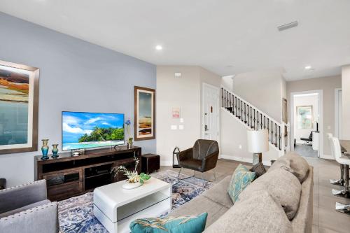 5 BR 6 BA Luxury Villa 5 min to Disneyworld Hot Tub & BBQ - image 30