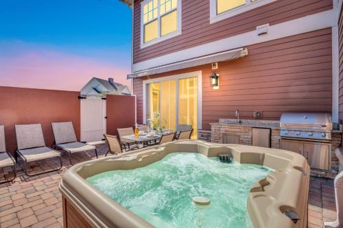 5 BR 6 BA Luxury Villa 5 min to Disneyworld Hot Tub & BBQ - image 32