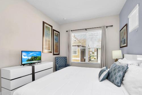 5 BR 6 BA Luxury Villa 5 min to Disneyworld Hot Tub & BBQ - image 43