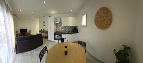 200m de la plage en centre ville au calme avec garage in Le Grau-du-Roi