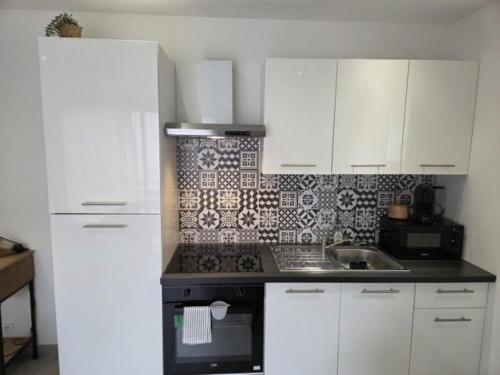 200m de la plage en centre ville au calme avec garage in Le Grau-du-Roi