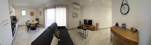 200m de la plage en centre ville au calme avec garage in Le Grau-du-Roi