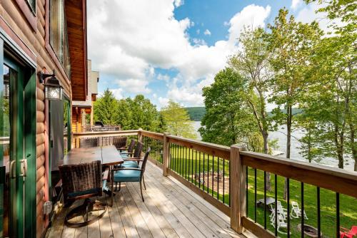 Captains Quarters by Railey Vacations in Oakland (MD)