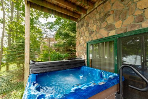 Captains Quarters by Railey Vacations in Oakland (MD)