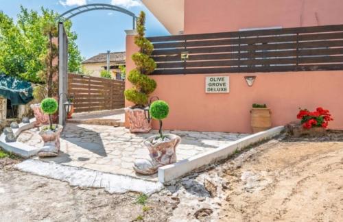 Olive Grove Deluxe apartment 2