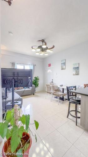 Obeys Sanctuary Suite 2 with Pool 10 min from UVF in Вьйо-Фор