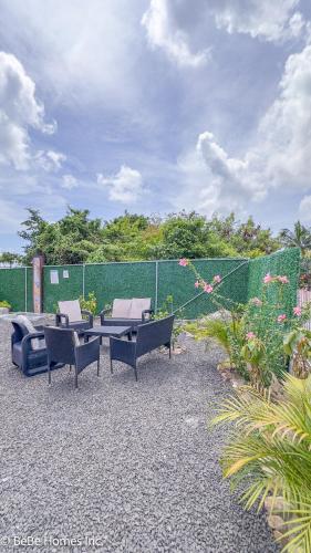 Obeys Sanctuary Suite 2 with Pool 10 min from UVF in Вьйо-Фор