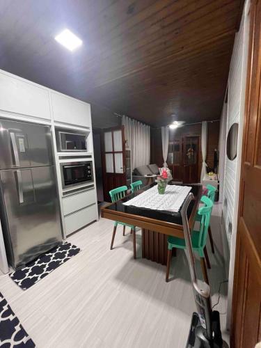 Refugio em Floripa Casa com Jacuzzi in Santo Antonio de Lisboa