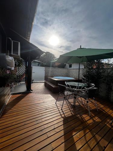 Refugio em Floripa Casa com Jacuzzi in Santo Antonio de Lisboa