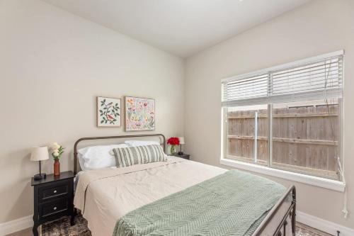 Beautiful 3 bed 2 bath updated home with garage - image 7