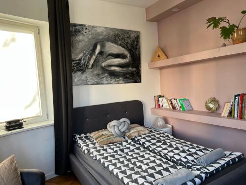 2 bedrooms, 3 beds
